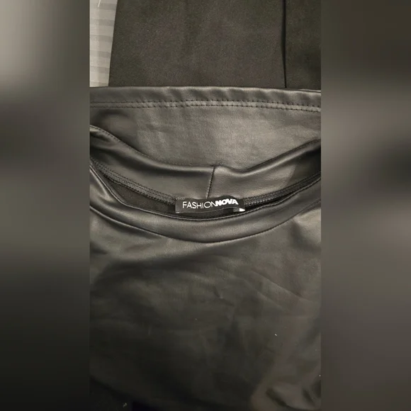 Fashion Nova Chloe Faux Leather Short Set Black Size Medium - Picture 6 of 7